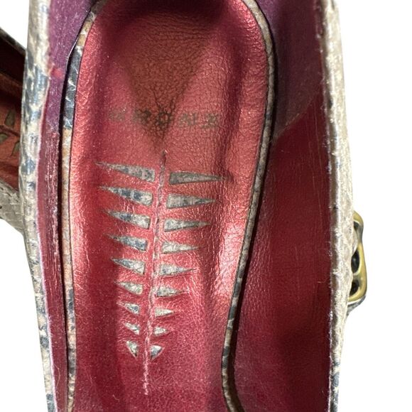 Bronx Claudine Python Snake Skin Square Toe Heels Sz 8.5 Brass Buckle - Picture 3 of 10